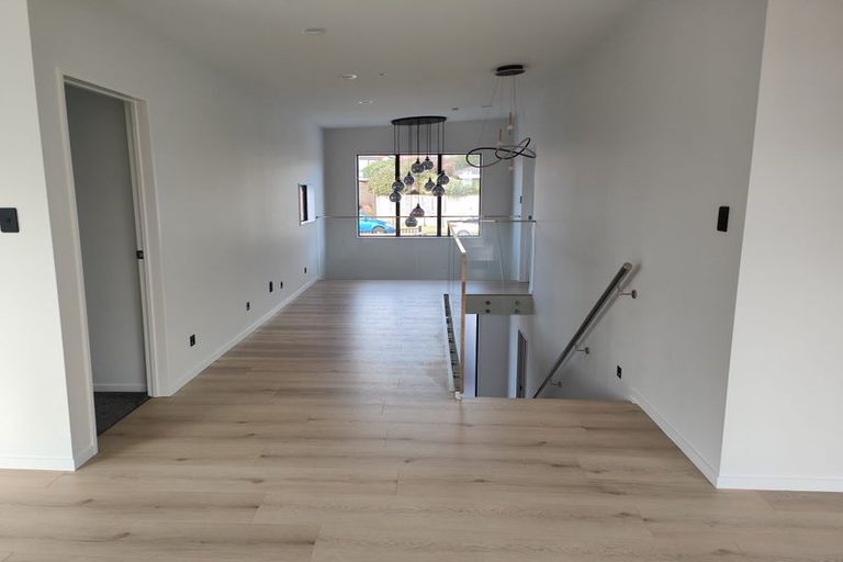 Photo of property in 2a Embling Place, Eastern Beach, Auckland, 2012