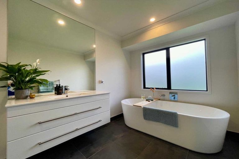 Photo of property in 28b Greenvale Close, Tamahere, Hamilton, 3283