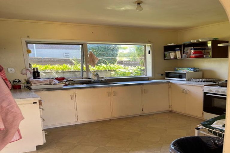 Photo of property in 18 Wycherley Drive, Bucklands Beach, Auckland, 2014