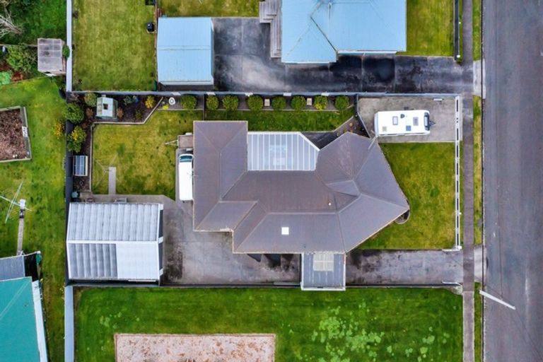 Photo of property in 16 Ramanui Avenue, Hawera, 4610