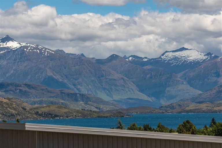 Photo of property in 7 Mcneil Crescent, Wanaka, 9305