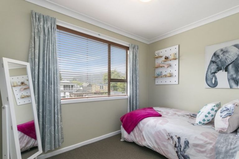 Photo of property in 17 Mcgowan Road, Wainuiomata, Lower Hutt, 5014