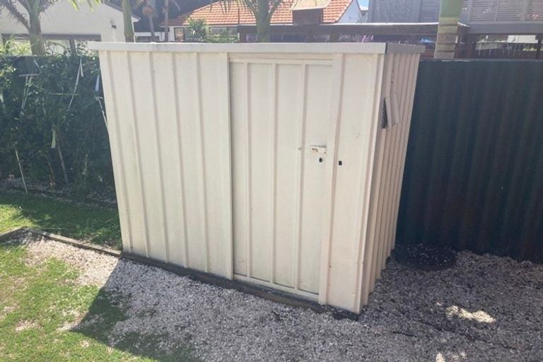 Photo of property in 15 Hattaway Avenue, Bucklands Beach, Auckland, 2012