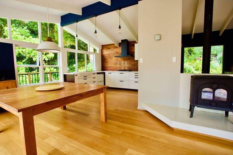 Photo of property in 14 Tinopai Road, Titirangi, Auckland, 0604