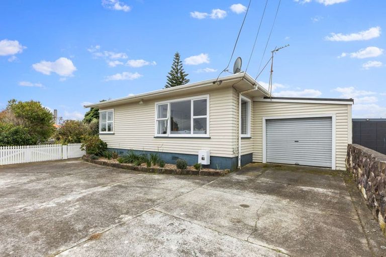 Photo of property in 117a Ngamotu Road, Spotswood, New Plymouth, 4310
