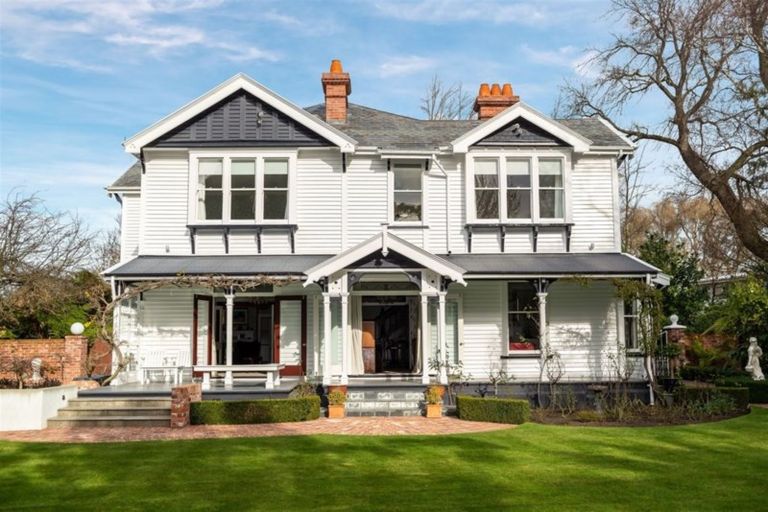 Photo of property in Chilcombe Homestead, 4 Medbury Terrace, Fendalton, Christchurch, 8041