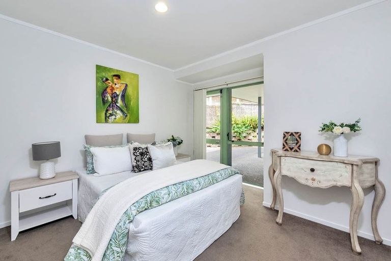Photo of property in 38 Harbour Lights Close, West Harbour, Auckland, 0618