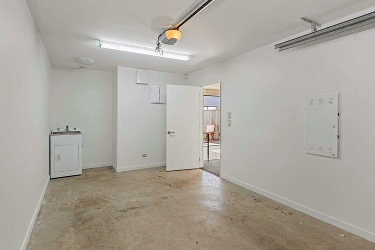 Photo of property in 2/40 Brockworth Place, Riccarton, Christchurch, 8011