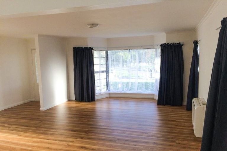 Photo of property in 1 Carbine Court, Awapuni, Palmerston North, 4412