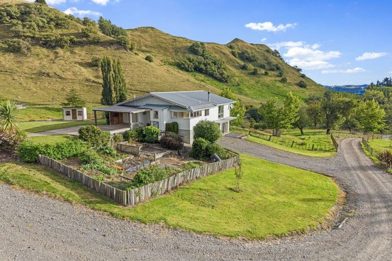 Photo of property in 280 Pukeokahu Road, Taoroa Junction, Taihape, 4793