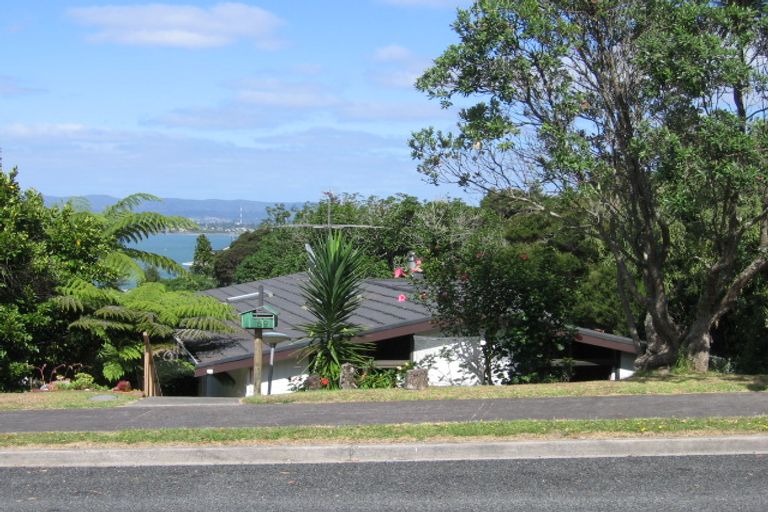 Photo of property in 69 Hadfield Street, Beach Haven, Auckland, 0626