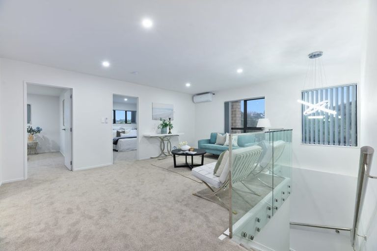 Photo of property in 292 Birdwood Road, Massey, Auckland, 0614