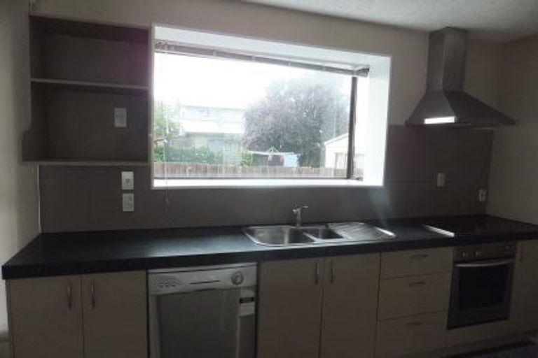 Photo of property in 2/46 Vagues Road, Northcote, Christchurch, 8052