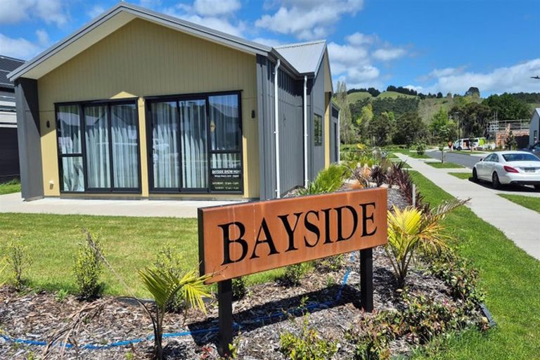 Photo of property in 28 Ferndale Drive, Kawakawa Bay, 2585