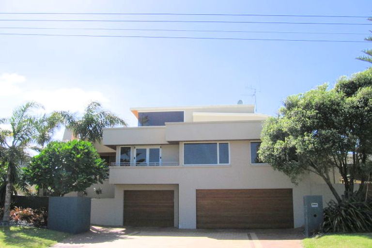 Photo of property in 32 Taylor Road, Papamoa Beach, Papamoa, 3118