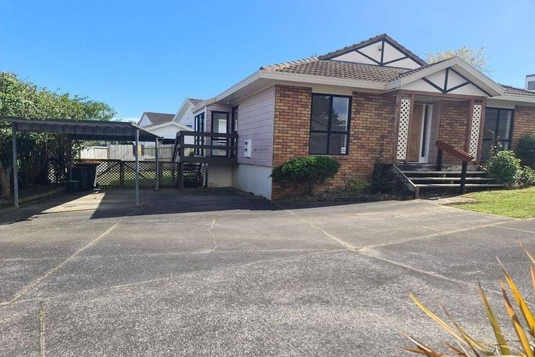 Photo of property in 1/26 De Quincey Terrace, Highland Park, Auckland, 2010