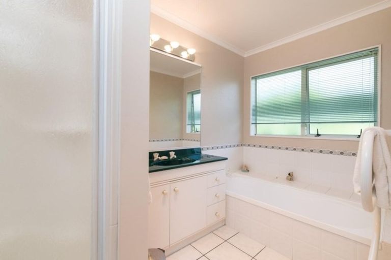 Photo of property in 27 Mahonia Place, Pyes Pa, Tauranga, 3112