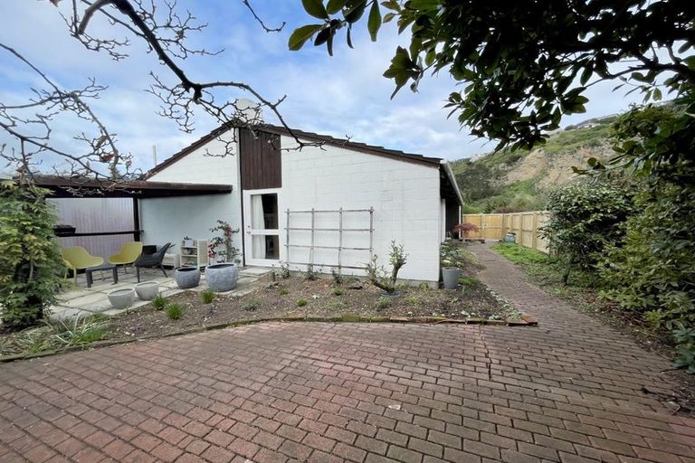 Photo of property in 5 Raekura Place, Redcliffs, Christchurch, 8081