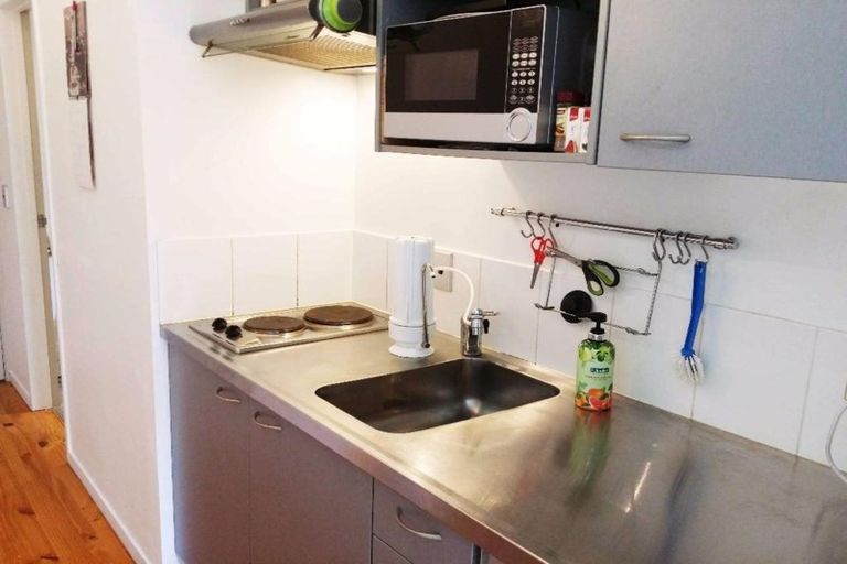 Photo of property in Scotia Tower Apartments, 2f/8 Scotia Place, Auckland Central, Auckland, 1010