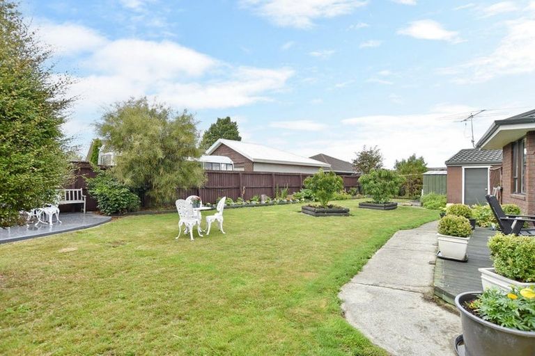 Photo of property in 18 Harrall Place, Kaiapoi, 7630
