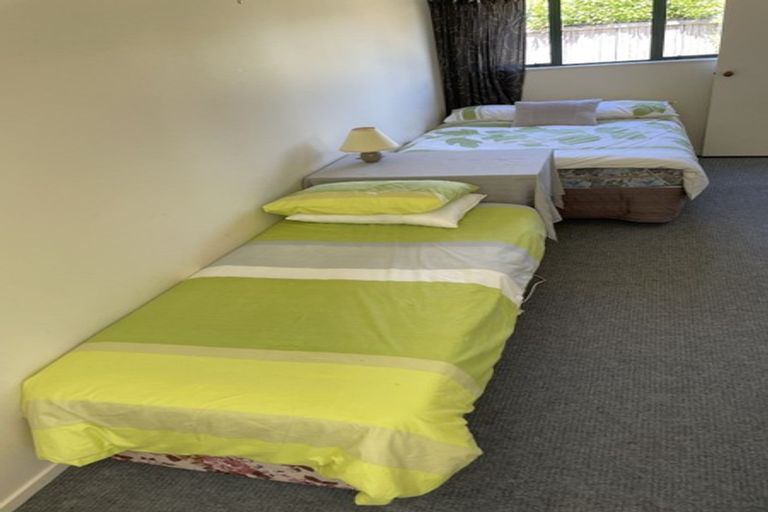 Photo of property in 2/16 Ingle Avenue, Waipahihi, Taupo, 3330