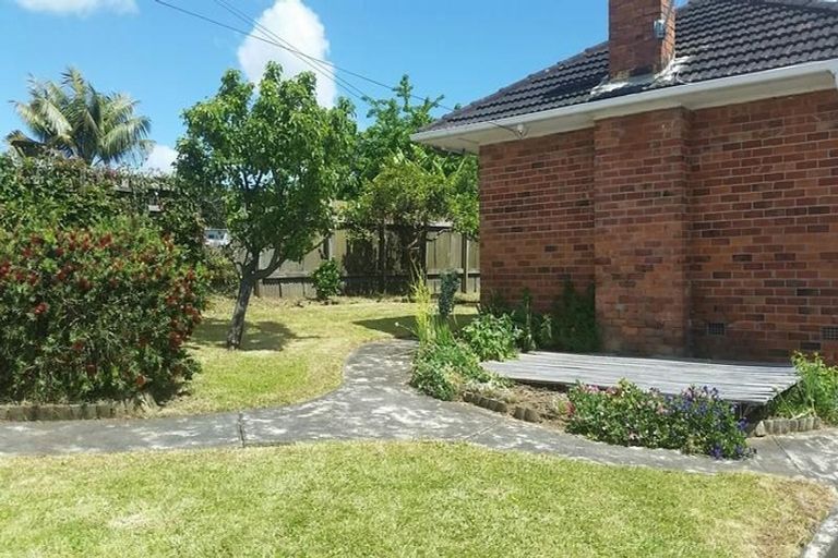 Photo of property in 35 Barrack Road, Mount Wellington, Auckland, 1060