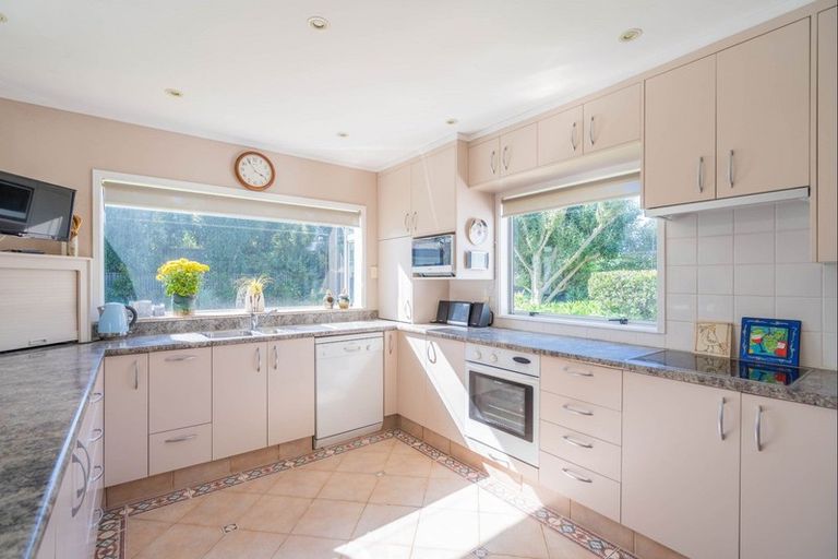 Photo of property in 113 Field Way, Waikanae Beach, Waikanae, 5036