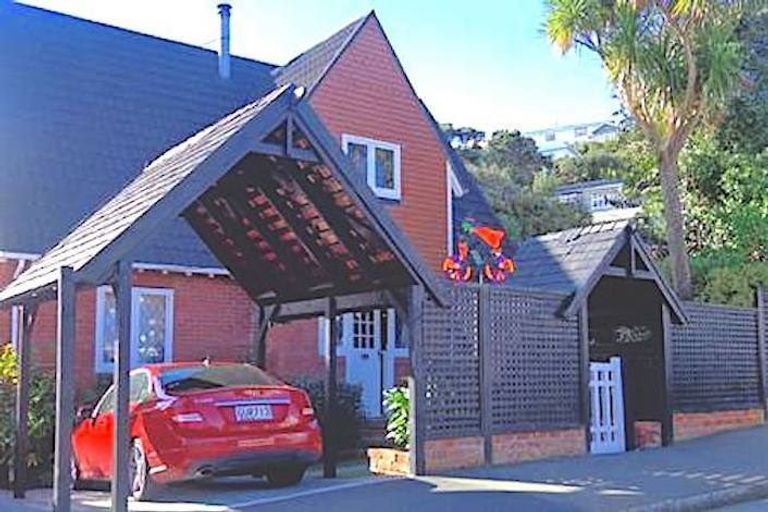 Photo of property in 10 Mersey Street, Island Bay, Wellington, 6023