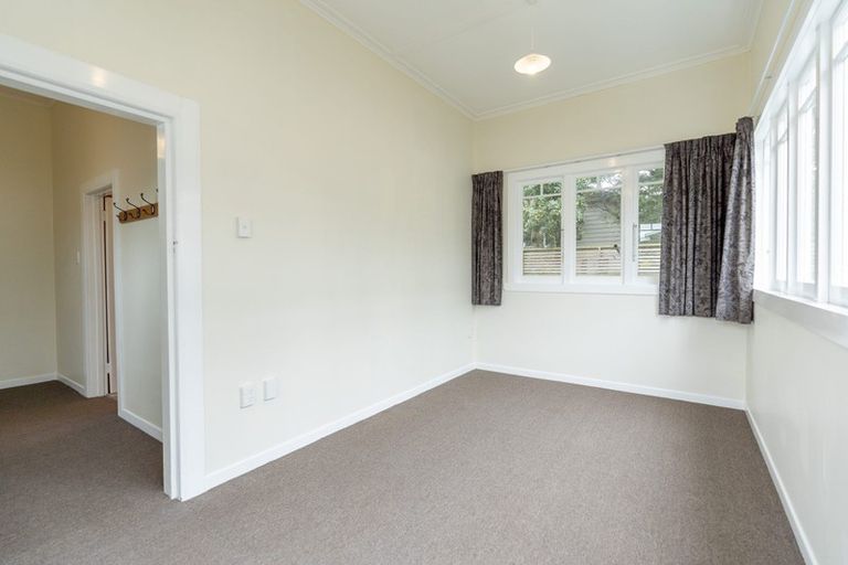 Photo of property in 24 Aroha Street, Takaro, Palmerston North, 4410