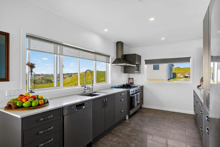 Photo of property in 143 Rangiora Road, Kaiwaka, 0573