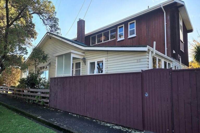 Photo of property in 20 Maire Street, Eastbourne, Lower Hutt, 5013