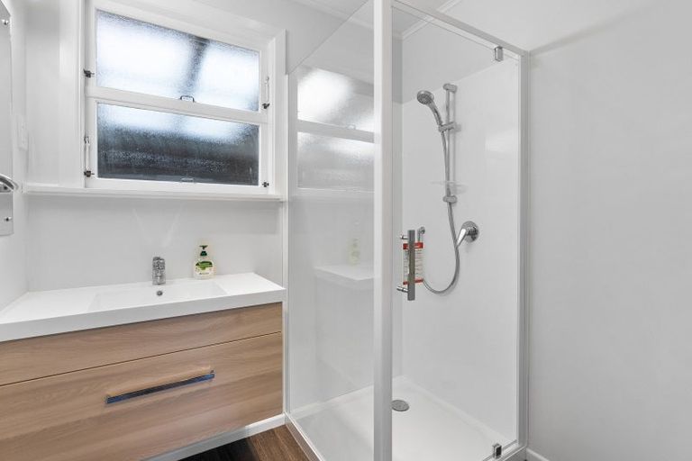 Photo of property in 9 Truby King Street, Merrilands, New Plymouth, 4312