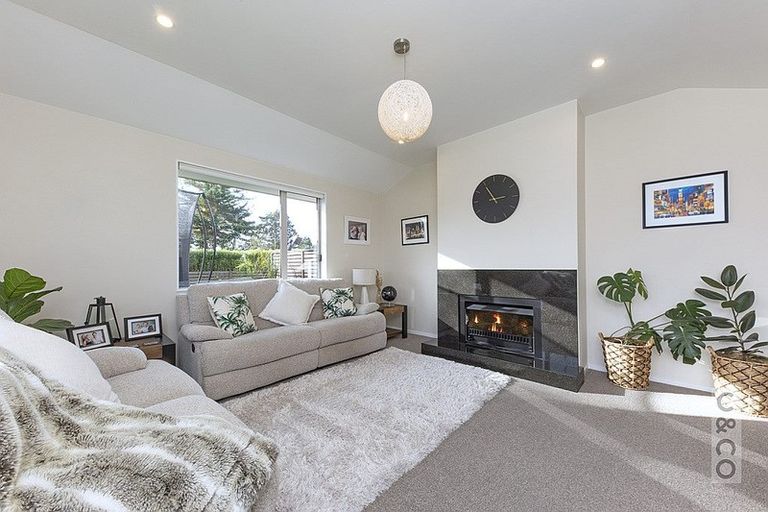 Photo of property in 124 Pohutukawa Parade, Riverhead, 0820