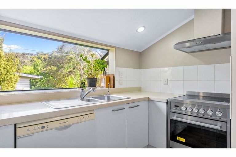 Photo of property in 2/46 Powrie Street, Glenfield, Auckland, 0629