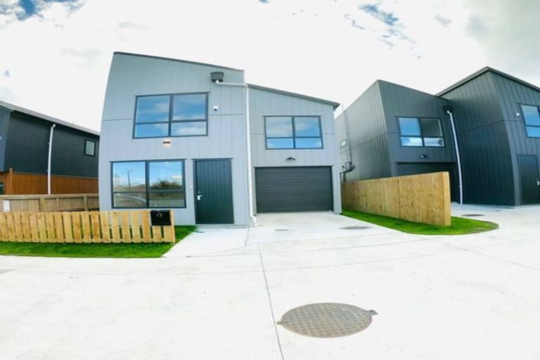 Photo of property in 17 Dinaric Lane, Westgate, 0814