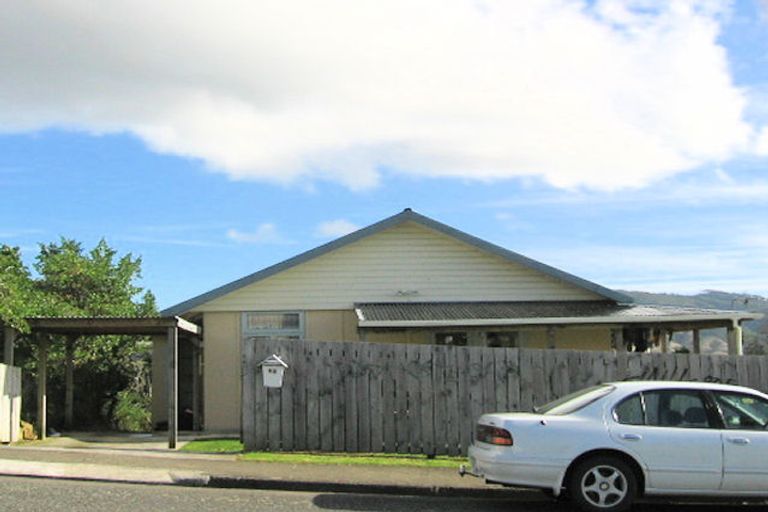 Photo of property in 64 Bedford Street, Cannons Creek, Porirua, 5024