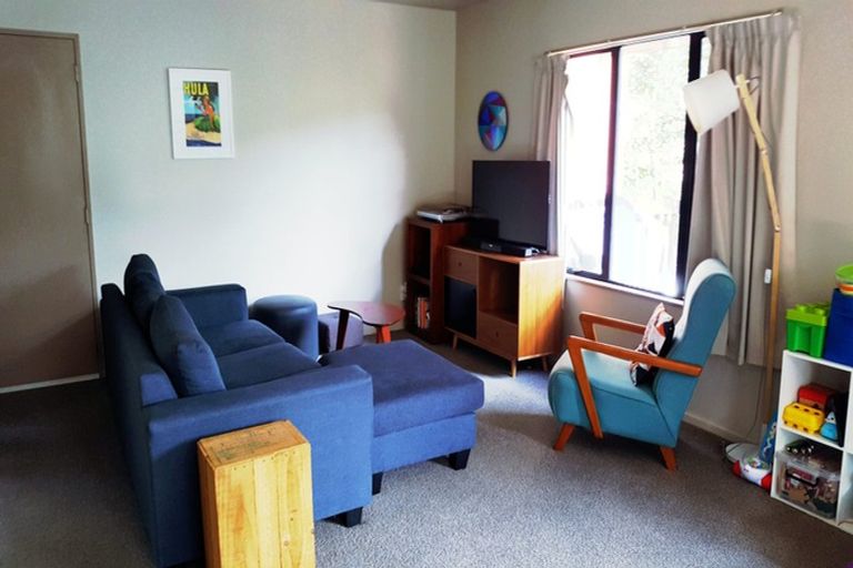 Photo of property in 46 Evans Road, Glen Eden, Auckland, 0602