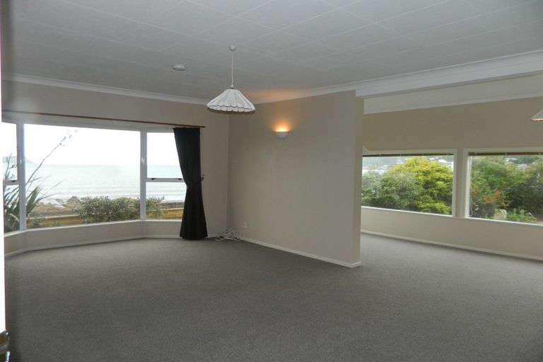 Photo of property in 33 Sunset Parade, Plimmerton, Porirua, 5026
