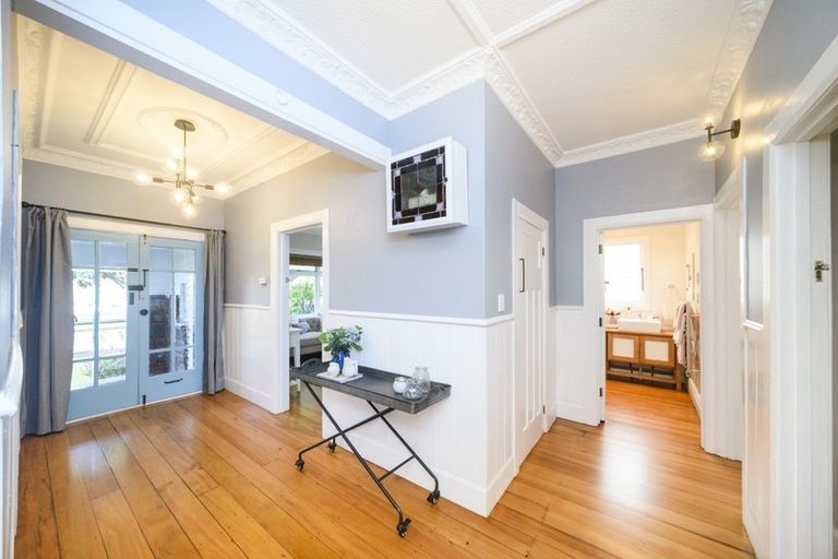 Photo of property in 15 Kowhai Avenue, Takaro, Palmerston North, 4410