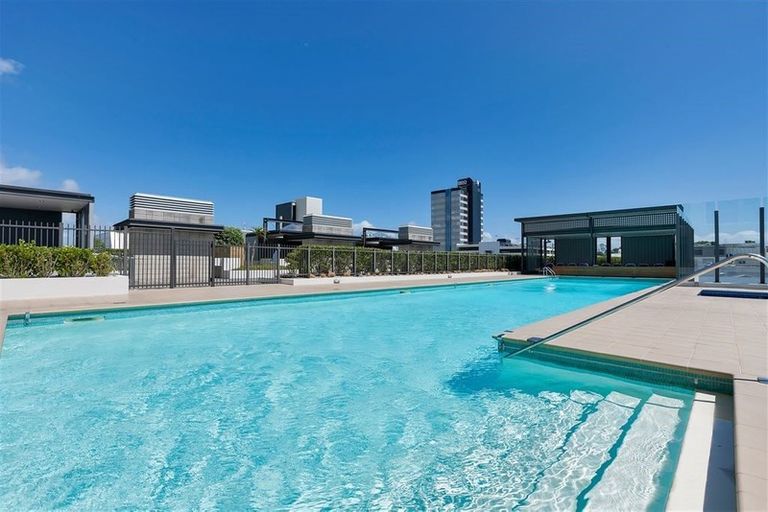 Photo of property in Sentinel Apartments, 1102/3 Northcroft Street, Takapuna, Auckland, 0622