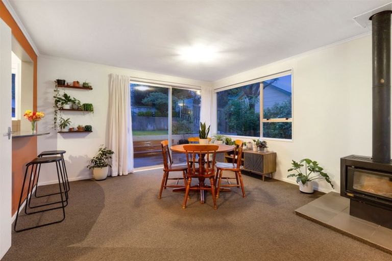 Photo of property in 5 Woolwich Close, Whitby, Porirua, 5024