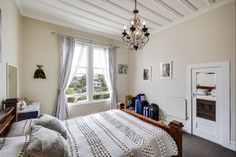 Photo of property in 4 Fitzroy Road, Bluff Hill, Napier, 4110