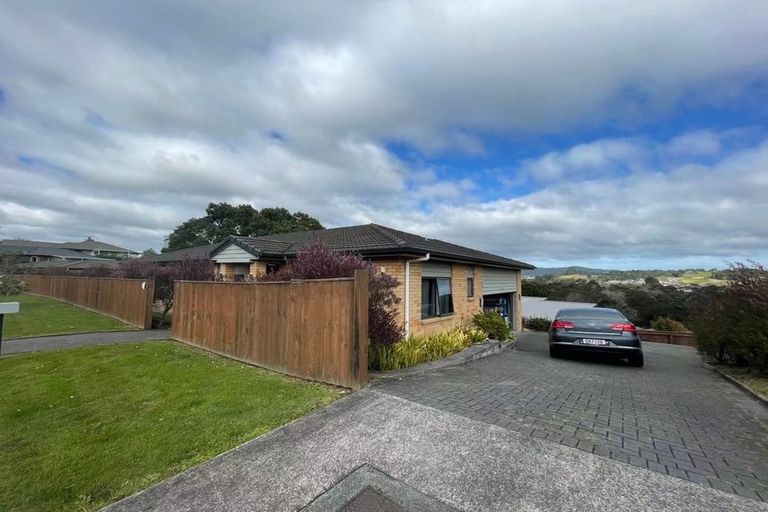 Photo of property in 86 Tiriwa Drive, Massey, Auckland, 0614