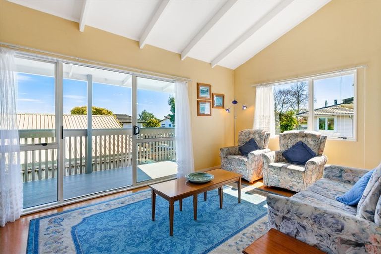 Photo of property in 129a View Road, Sunnyvale, Auckland, 0612