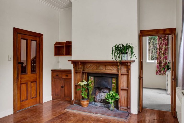 Photo of property in 44 Carrington Street, Lower Vogeltown, New Plymouth, 4310