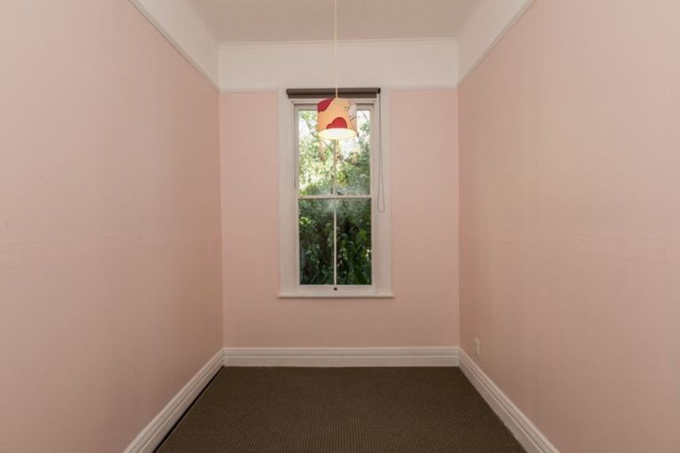 Photo of property in 129 Chaucer Road North, Hospital Hill, Napier, 4110