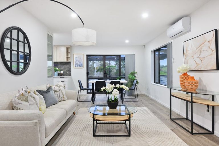 Photo of property in 292 Birdwood Road, Massey, Auckland, 0614