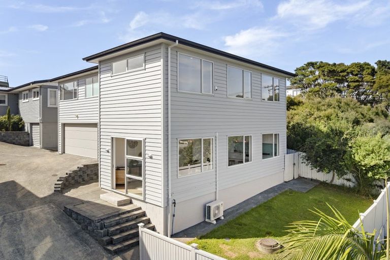Photo of property in 517 East Coast Road, Murrays Bay, Auckland, 0630