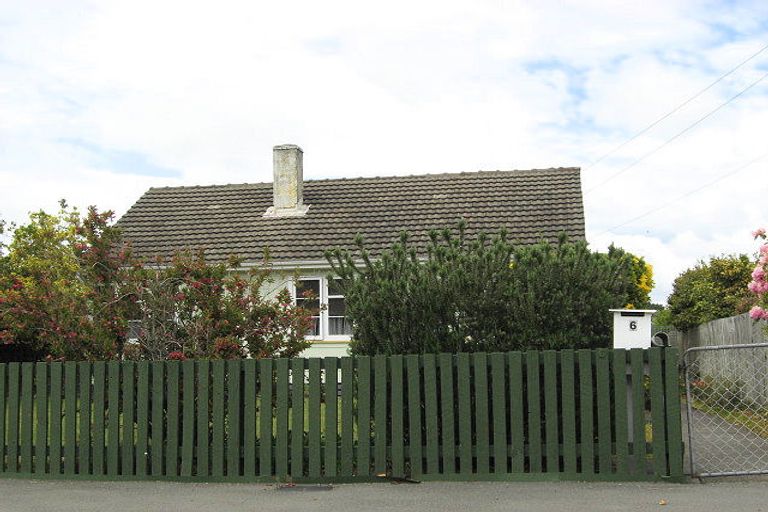 Photo of property in 6 Evatt Street, Bryndwr, Christchurch, 8053