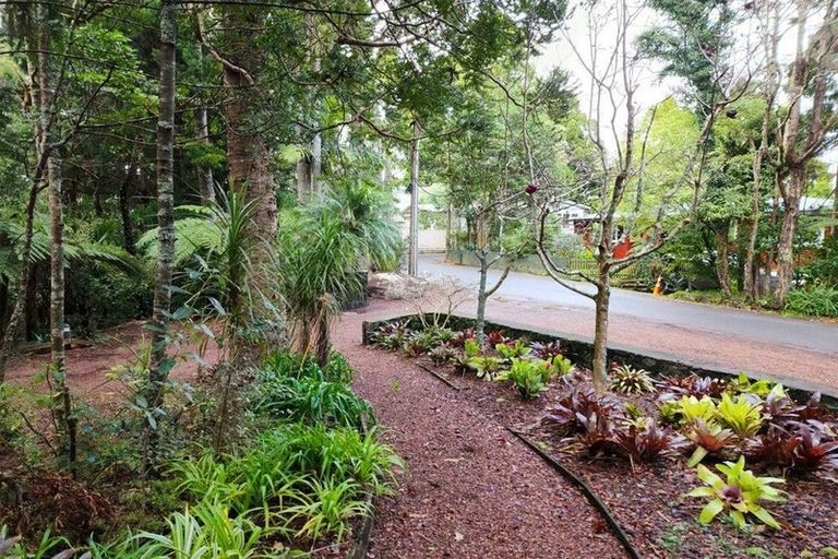 Photo of property in 17 Tawini Road, Titirangi, Auckland, 0604